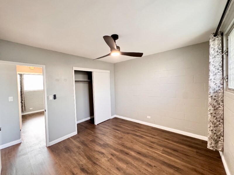 Building Photo - 722 University Ave