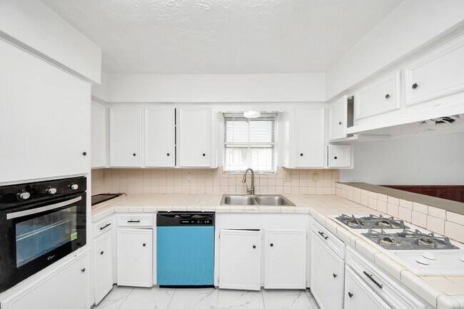 Building Photo - 9131 Rentur Dr