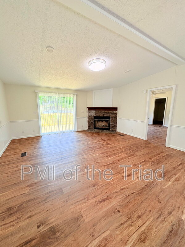 Building Photo - 589 Alvis Ln
