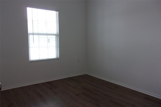 Building Photo - 2725 Louris Ln