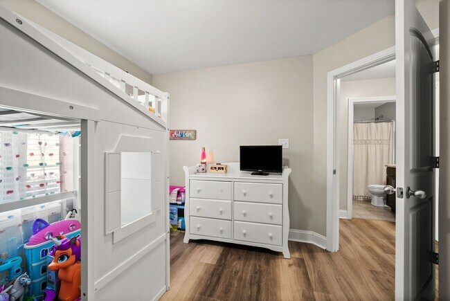 Building Photo - 129 Ambridge St