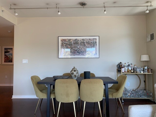 Building Photo - 55 Page St