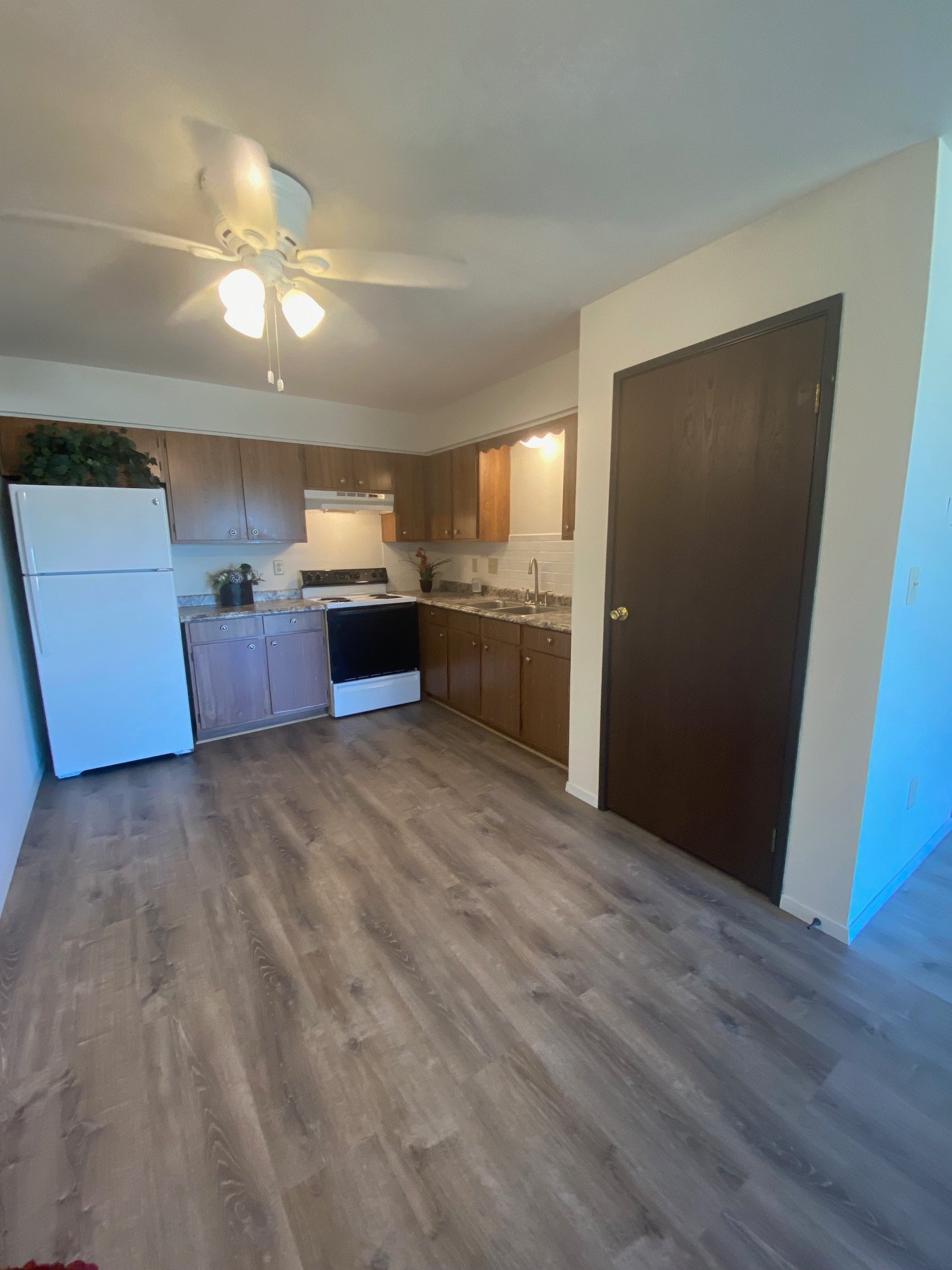 Building Photo - 1712 S 115 Ct