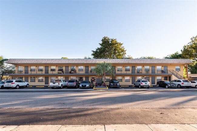 Building Photo - 1150 NE 17th Ct