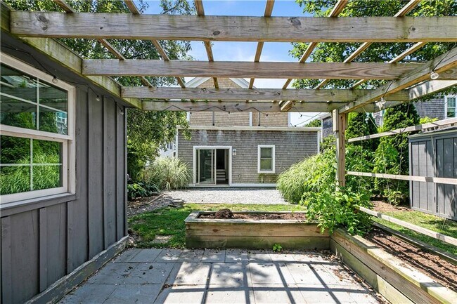 Building Photo - 45 Burnside Ave