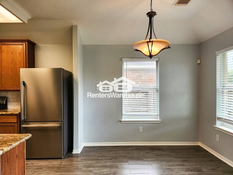 Building Photo - 11902 White Water Bay Dr