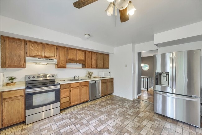 Building Photo - 58 Edgewood Dr