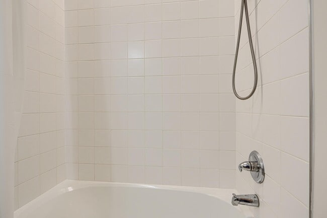 Building Photo - 1324 Ricketts Rd