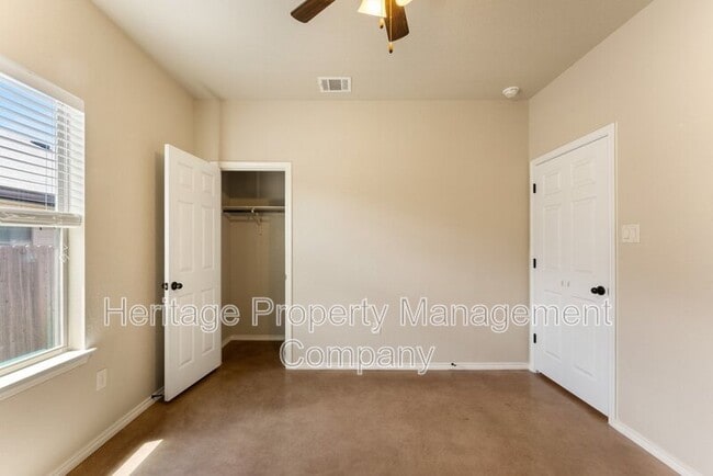 Building Photo - 2541 Pahmeyer Rd