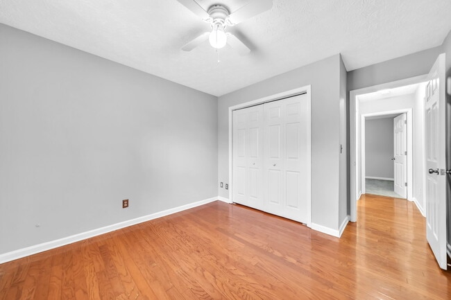 Building Photo - 825 Chatham Park Dr SW
