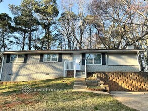 Building Photo - 4930 Springbrook Dr