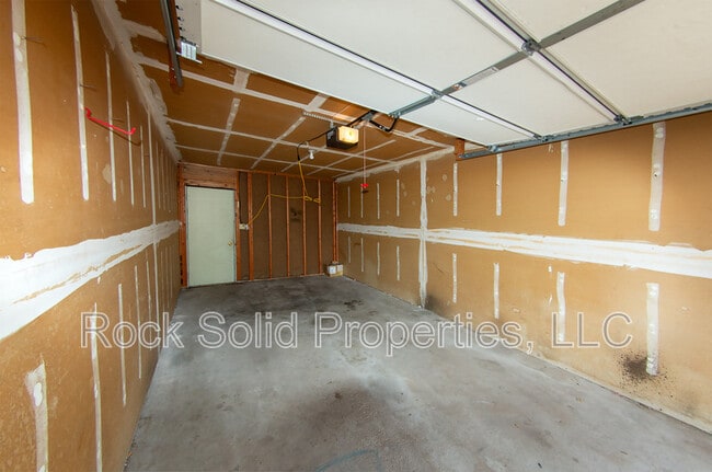 Building Photo - 3061 Reed Ave