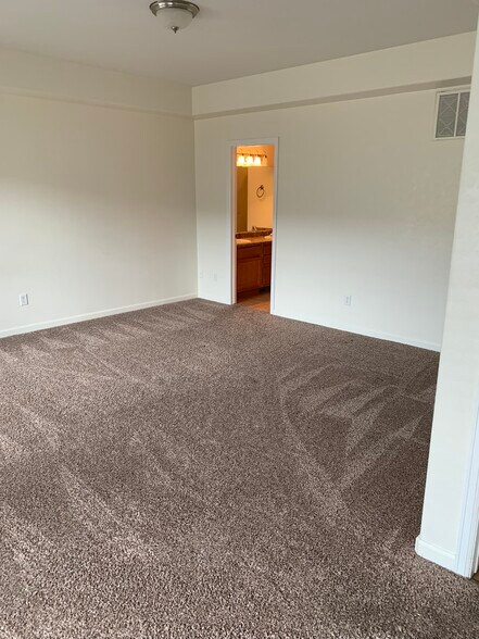 Building Photo - 2464 Thunder Mountain Dr