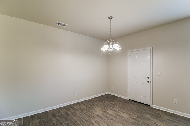 Building Photo - 6037 Heisler St