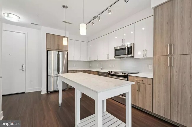 Building Photo - 145 Riverhaven Dr