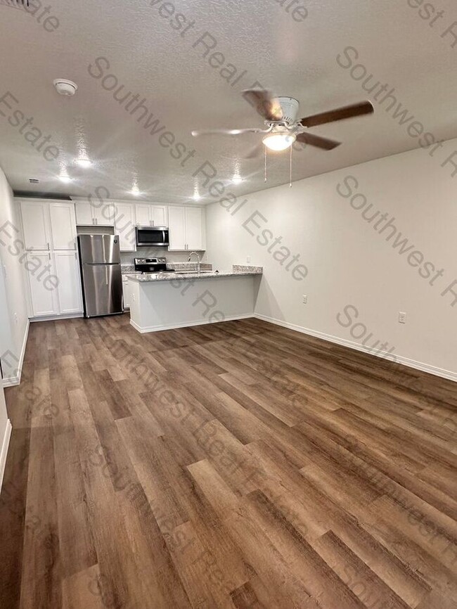Building Photo - New Construction! 2 bed 2 bath!