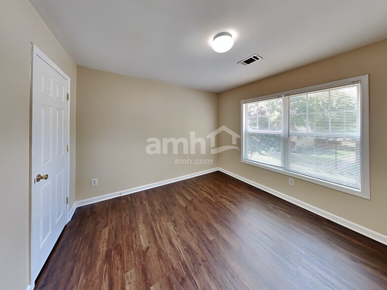 Building Photo - 2551 Fieldview Way