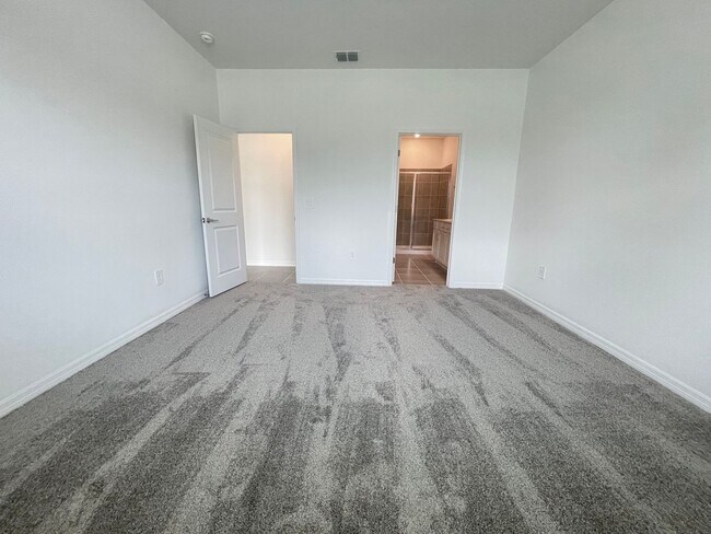 Building Photo - 4 bedroom home $2,195/mo, Storey Creek