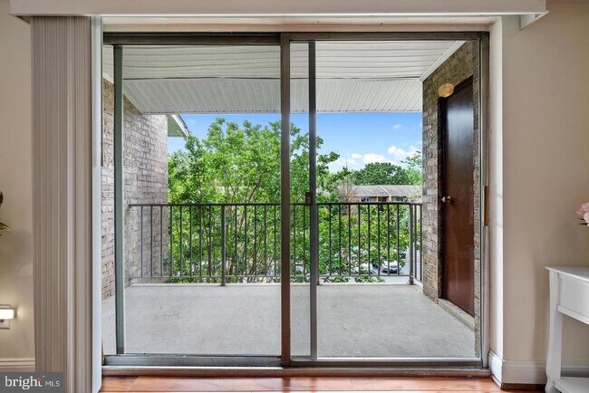 Building Photo - 7984 Audubon Ave