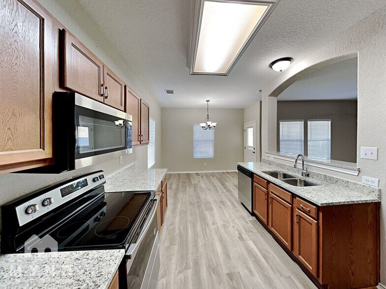 Building Photo - 10407 Lupine Canyon