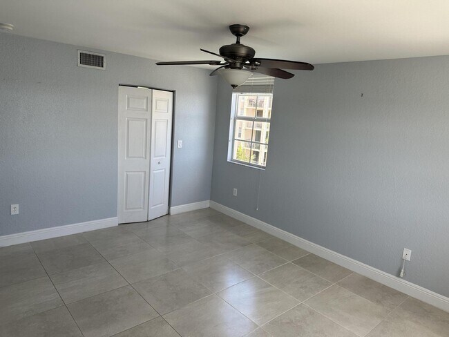 Building Photo - 1801 N Flagler Dr