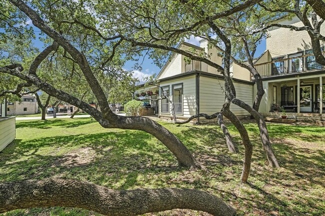 Building Photo - 15 Casa Verde St