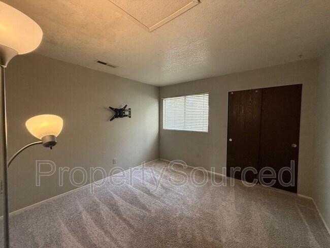 Building Photo - 700 McCoy Ct