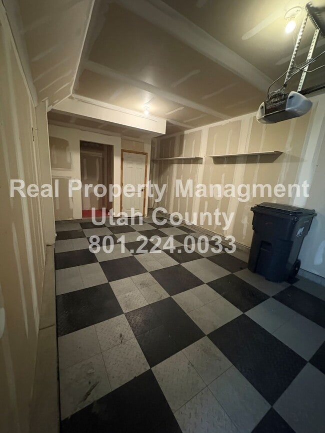 Building Photo - $500 off first months rent! Pemberley HOA Condo, Close to the Clubhouse