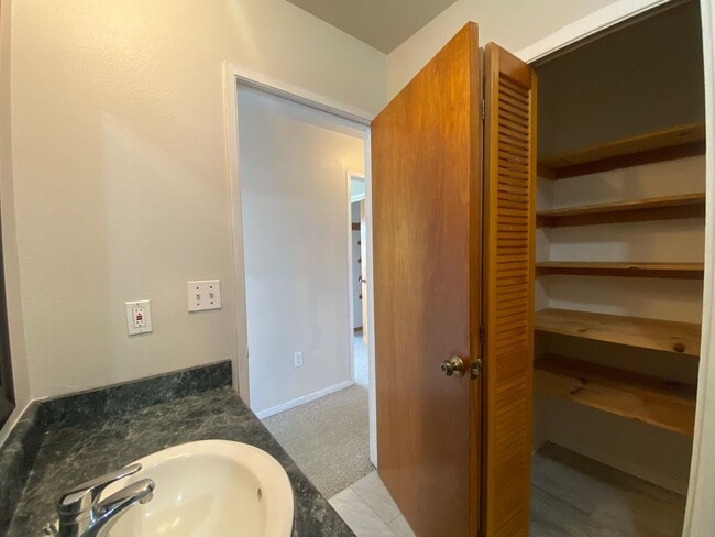 Building Photo - 3BR Home in Pacific Paradise Gardens, Mt. View