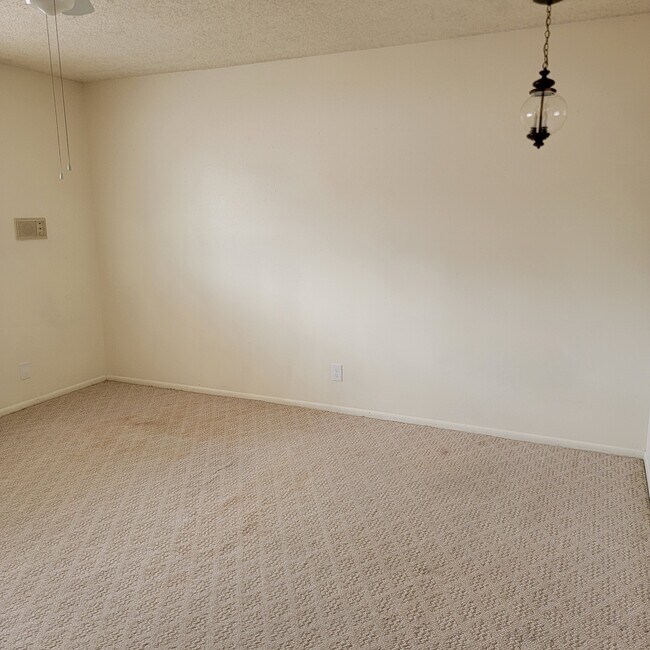 Building Photo - 3326 Scenic Ln