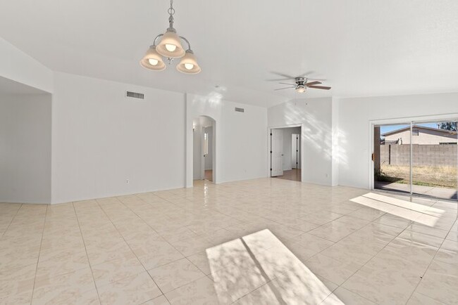 Building Photo - Tucson, AZ - Single-Family - $1,695.00 Ava...