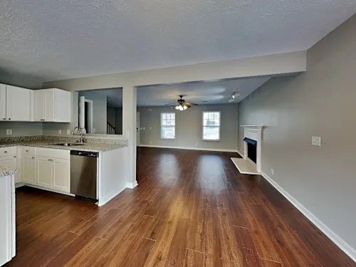 Building Photo - 7051 Calderwood Dr