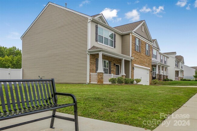 Building Photo - 3933 Meadow Green Dr
