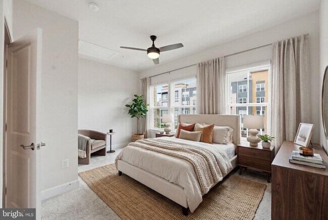 Building Photo - 211 Phoenix Dr