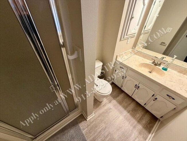 Building Photo - Beautiful Ranch Home in Park Hill School District-Available NOW!