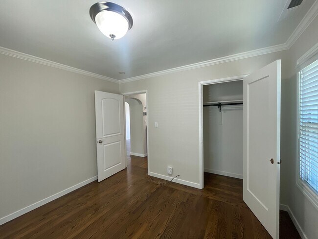 Building Photo - Beautiful San Bruno Home!