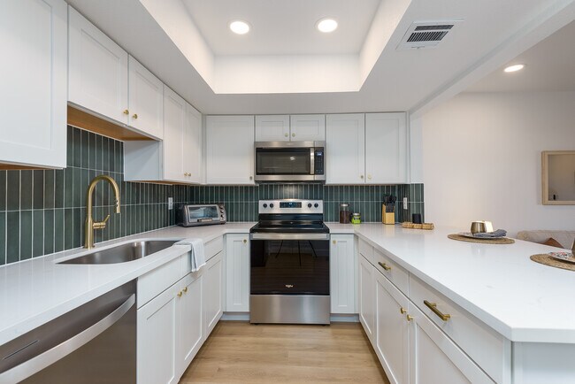 Primary Photo - 1645 W Baseline Rd