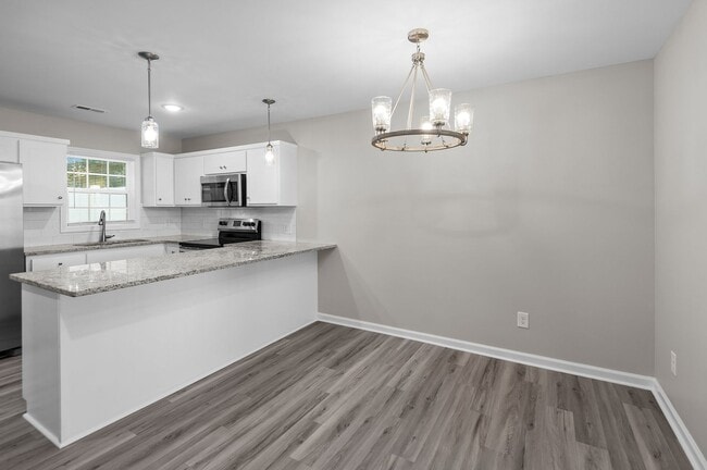 Building Photo - Newly Constructed 2 & 3 bedroom Cross Creek Townhomes in the heart of Greenville, NC