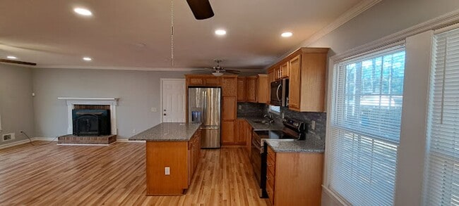Building Photo - Magnificent Remodel Three Bedroom Home!