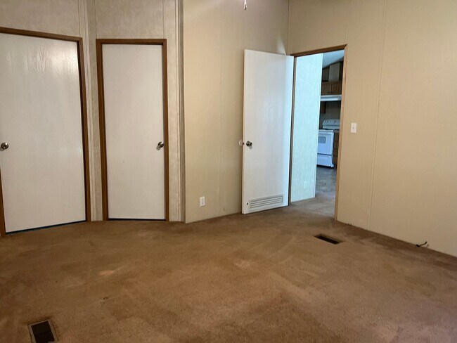 Building Photo - 4067 Gallemore Ln
