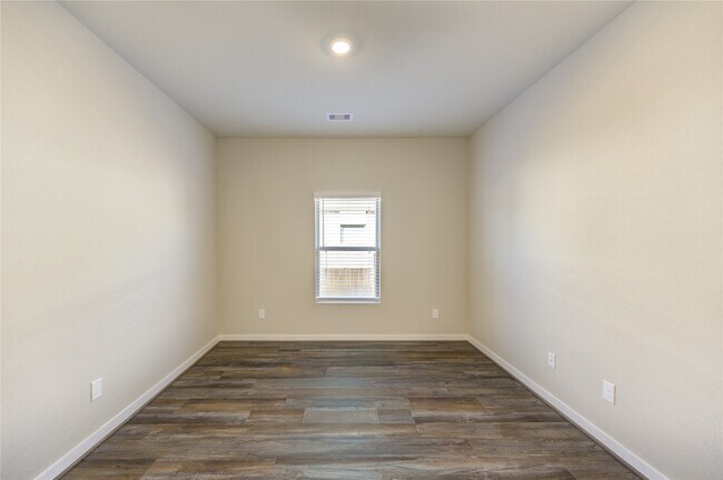 Building Photo - 6219 Lost Rdg Ln