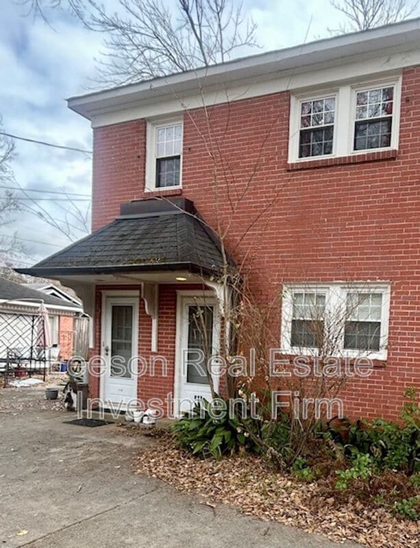 Building Photo - 446 Forest Ave