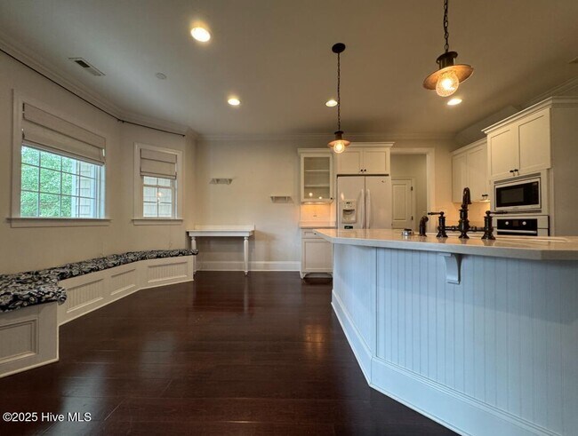 Building Photo - 428 N Belvedere Dr