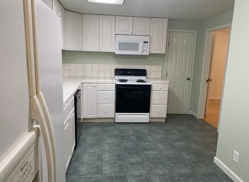 Building Photo - 15040 Los Gatos Blvd