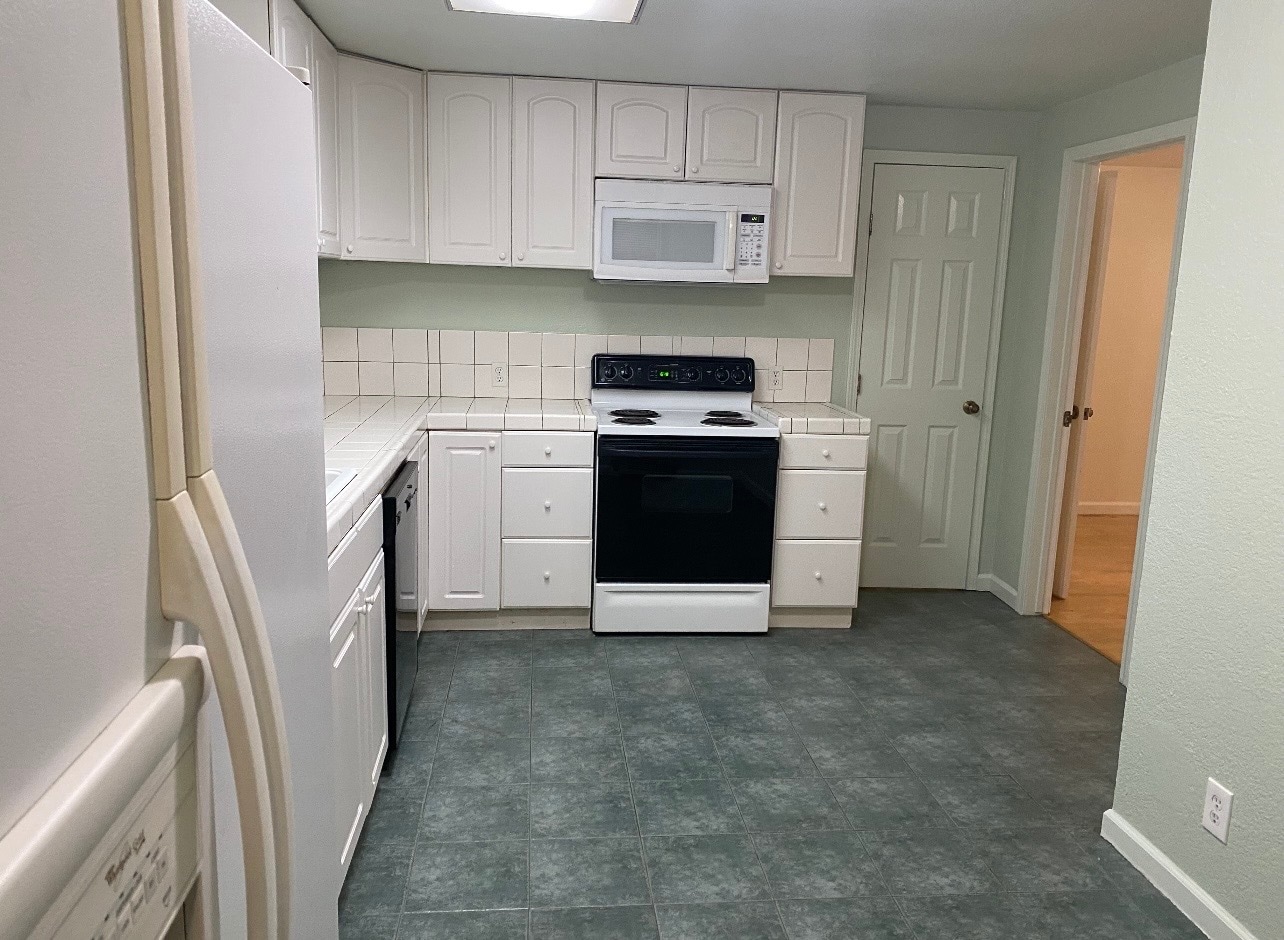 Kitchen - 15040 Los Gatos Blvd