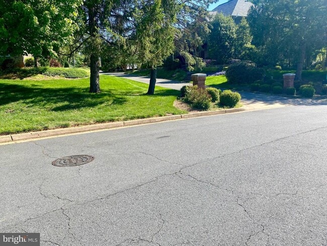 Building Photo - 7806 Birnam Wood Dr