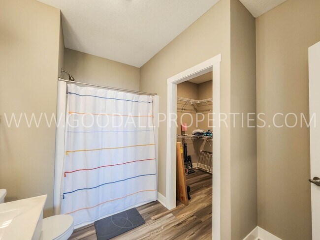 Building Photo - 4 bedroom 3 bathroom Ranch Style home with over 2500 sq feet of living space and a Finished Basement