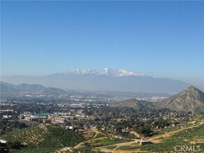 Building Photo - 20610 Hill Top Dr