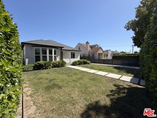 Building Photo - 1768 S Fairfax Ave