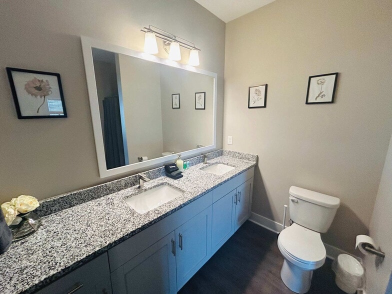 Building Photo - 3939 Pinot Dr